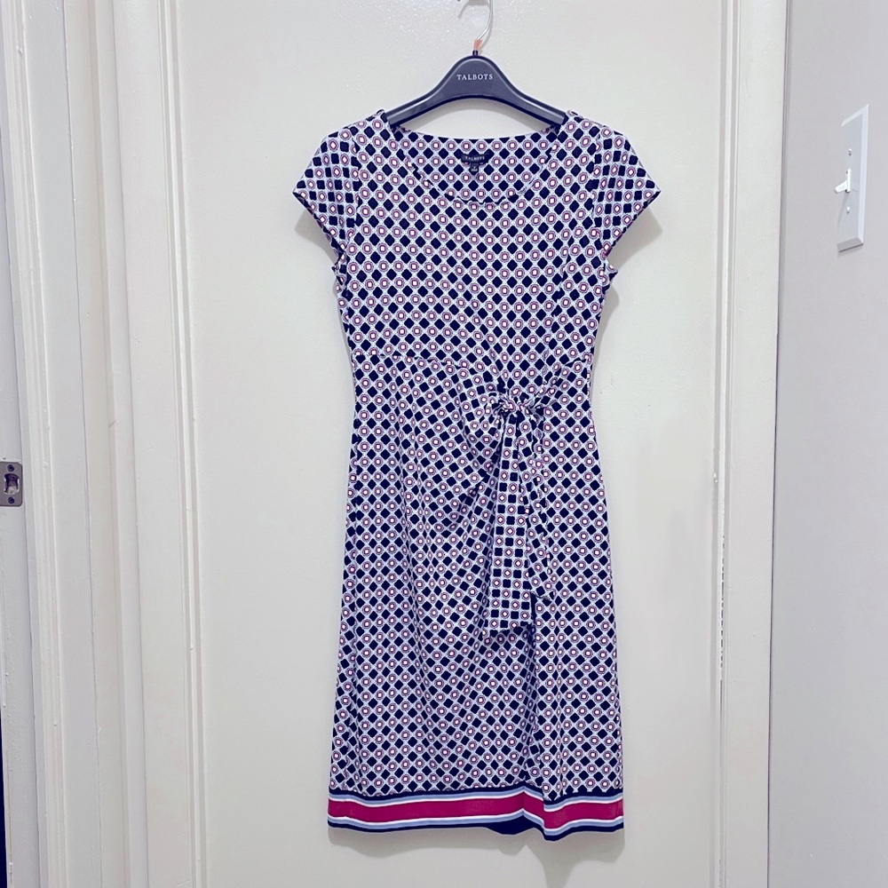 Talbots sheath dress. Short sleeve, Missy size small.